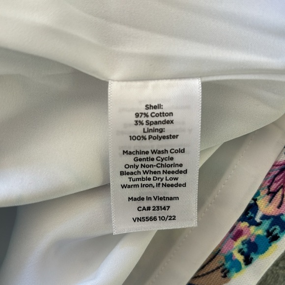 Brand new Talbots skirt. Size 4 - Picture 5 of 6